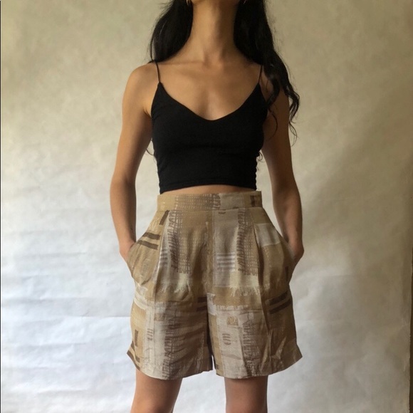 Adorable 80’s Vintage High Waisted Shorts - Picture 3 of 4